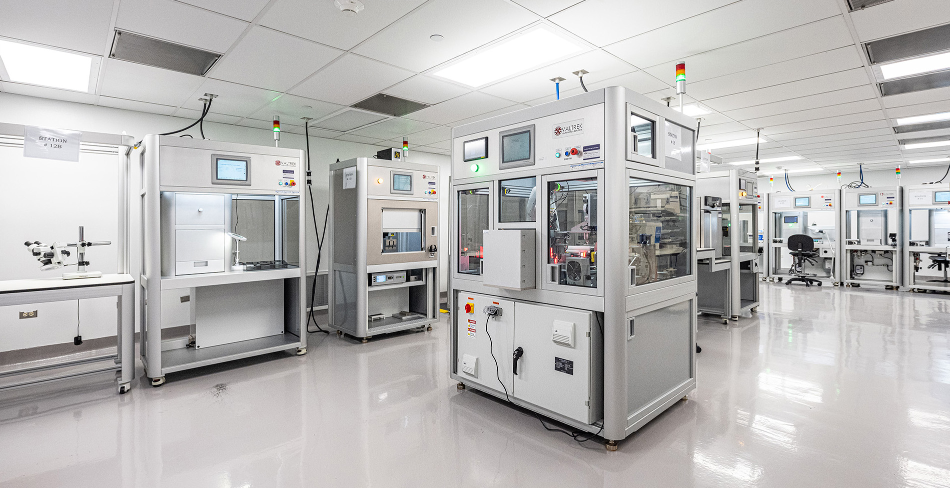 Medical device cleanroom assembly line
